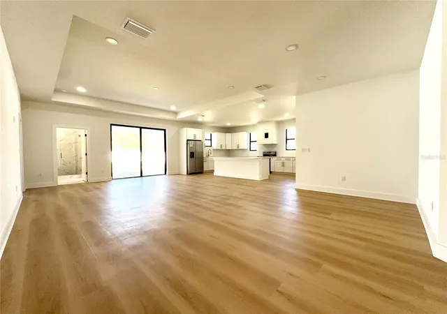 Photo 4 of Single family home for sale at 707 W Country Clb Dr, Tampa, FL 33612 | MLS# O6446863 | Listing updated on 2026-10-03