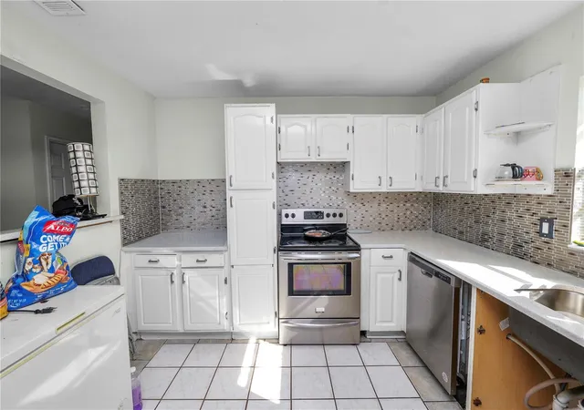 Photo 4 of Single family home for sale at 1822 Moose Dr, Lakeland, FL 33801 | MLS# L4965521 | Listing updated on 2026-10-07