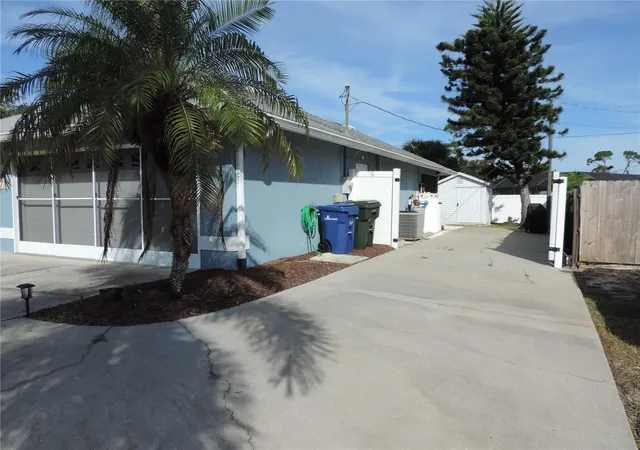 Photo 3 of Single family home for sale at 1148 Royal Rd, Venice, FL 34293 | MLS# A4708295 | Listing updated on 2026-10-20