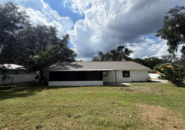 Photo 4 of Single family home for sale at 1711 Avant St, Valrico, FL 33594 | MLS# O6446876 | Listing updated on 2026-10-06