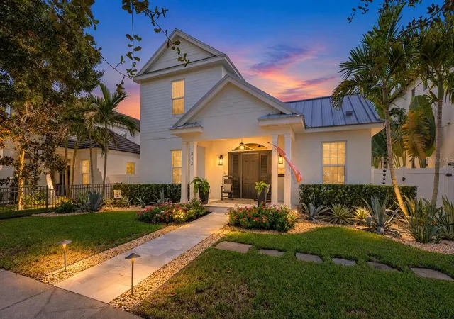 Photo 1 of Single family home for sale at 842 19th Avenue N, Saint Petersburg, FL 33704 | MLS# TB8554466 | Listing updated on 2026-10-08