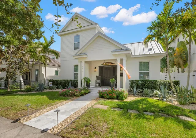 Photo 2 of Single family home for sale at 842 19th Avenue N, Saint Petersburg, FL 33704 | MLS# TB8554466 | Listing updated on 2026-10-08