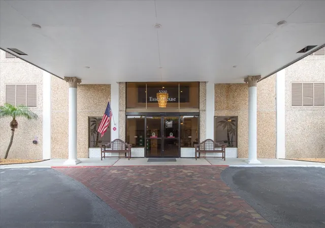 Photo 4 of Condo for sale at 5200 Brittany Dr S #1503, Saint Petersburg, FL 33715 | MLS# TB8554467 | Listing updated on 2026-10-03