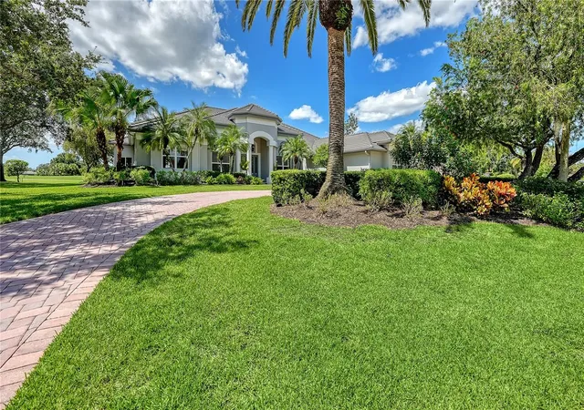 Photo 1 of Single family home for sale at 3194 Charles Macdonald Dr, Sarasota, FL 34240 | MLS# A4708301 | Listing updated on 2026-10-03