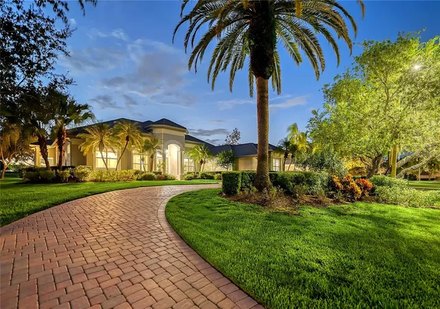 Photo 2 of Single family home for sale at 3194 Charles Macdonald Dr, Sarasota, FL 34240 | MLS# A4708301 | Listing updated on 2026-10-03