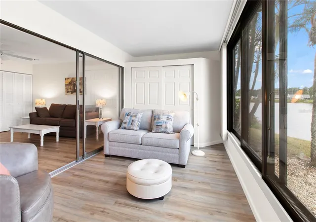 Photo 3 of House for sale at 220 Lakewood Dr #220, Bradenton, FL 34210 | MLS# A4708302 | Listing updated on 2026-10-07