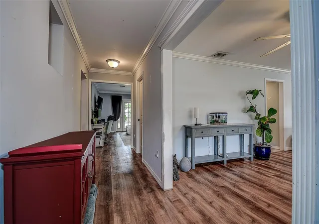 Photo 4 of Single family home for sale at 1508 Suffolk St N, Saint Petersburg, FL 33710 | MLS# TB8554485 | Listing updated on 2026-10-15