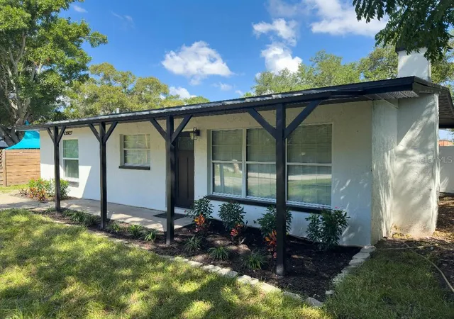 Single family home for sale at 10927 72nd Avenue, SEMINOLE, FL 33772 | MLS# TB8554487