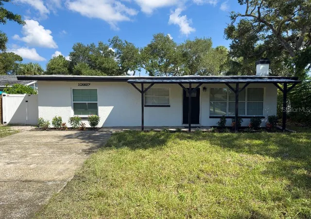 Photo 2 of Single family home for sale at 10927 72nd Avenue, Seminole, FL 33772 | MLS# TB8554487 | Listing updated on 2026-10-06