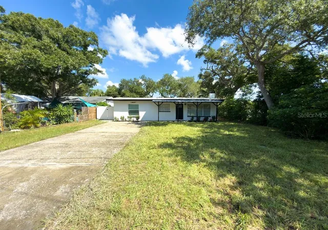 Photo 3 of Single family home for sale at 10927 72nd Avenue, Seminole, FL 33772 | MLS# TB8554487 | Listing updated on 2026-10-06