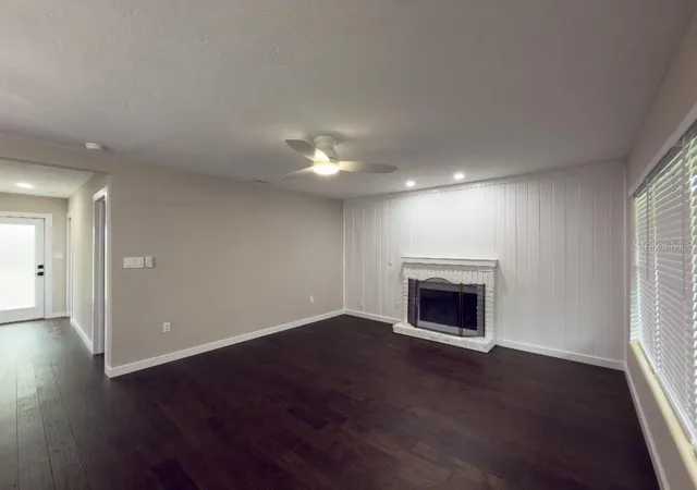 Photo 4 of Single family home for sale at 10927 72nd Avenue, Seminole, FL 33772 | MLS# TB8554487 | Listing updated on 2026-10-06