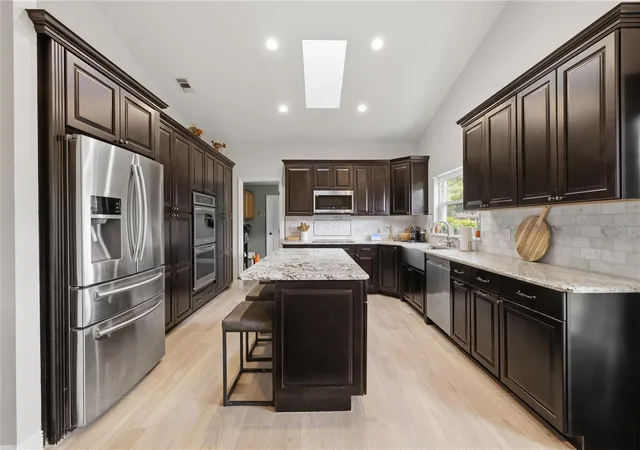 Photo 4 of Sale Pending at 434 Twisting Pine Cir, Longwood, FL 32779 | MLS# O6446891 | Listing updated on 2026-10-06