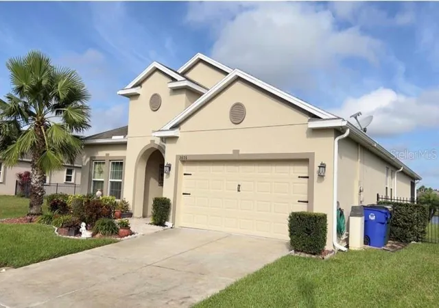 Photo 3 of Single family home for sale at 3606 Charmed Ln, Saint Cloud, FL 34772 | MLS# S5158792 | Listing updated on 2026-10-03