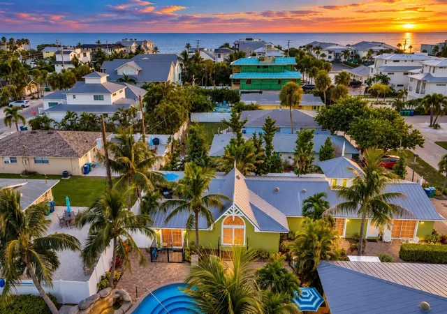Condo for sale at 215 67th Street #6, HOLMES BEACH, FL 34217 | MLS# A4708311