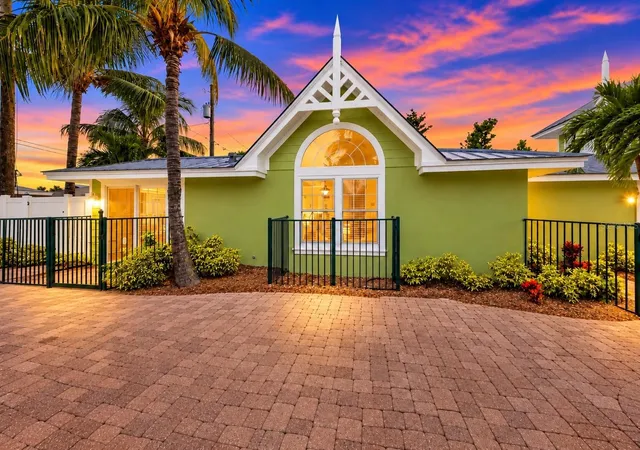 Photo 3 of Condo for sale at 215 67th Street #6, Holmes Beach, FL 34217 | MLS# A4708311 | Listing updated on 2026-10-23