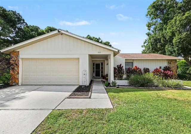 Photo 3 of Sale Pending at 9915 Whitworth Ct, New Port Richey, FL 34655 | MLS# W7890042 | Listing updated on 2026-10-18
