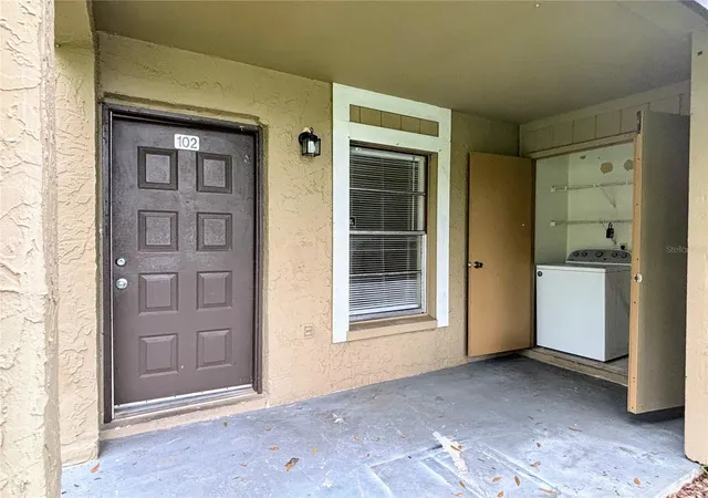 Listing Photo 2 - Condo for sale in building located at 14417 Hanging Moss Cir, TAMPA, FL 33613 - Unit #102