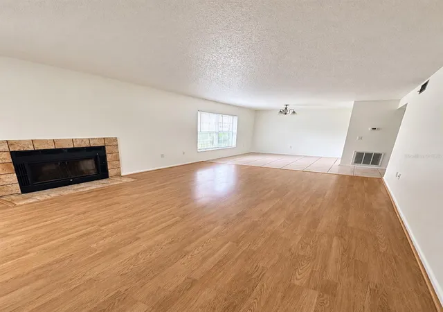 Listing Photo 3 - Condo for sale in building located at 14417 Hanging Moss Cir, TAMPA, FL 33613 - Unit #102