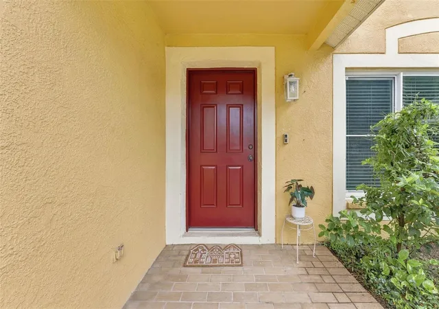 Photo 4 of Single family home for sale at 609 Cape Cod Cir, Valrico, FL 33594 | MLS# TB8554499 | Listing updated on 2026-10-10