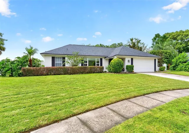 Photo 3 of Single family home for sale at 2067 Poinciana Rd, Winter Park, FL 32792 | MLS# O6446898 | Listing updated on 2026-10-08