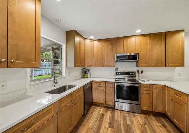 Photo 4 of Single family home for sale at 1519 Glastonberry Rd, Maitland, FL 32751 | MLS# O6446901 | Listing updated on 2026-10-08