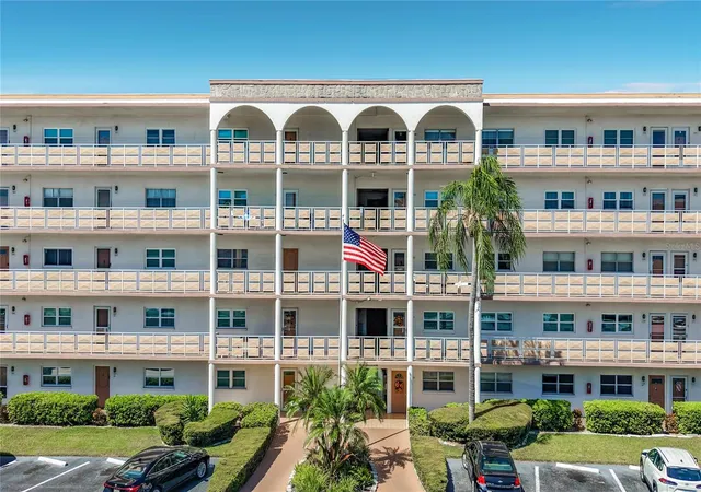 Condo for sale at 5603 80th Street N #416, Saint Petersburg, FL 33709 | MLS# G5118576