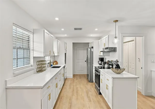 Photo 3 of Single family home for sale at 2710 21st Avenue W, Bradenton, FL 34205 | MLS# TB8554506 | Listing updated on 2026-10-22
