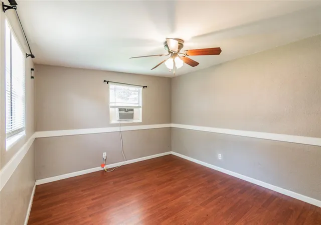 Photo 3 of Single family home for sale at 113 Stoody Ave, Auburndale, FL 33823 | MLS# TB8554507 | Listing updated on 2026-10-06