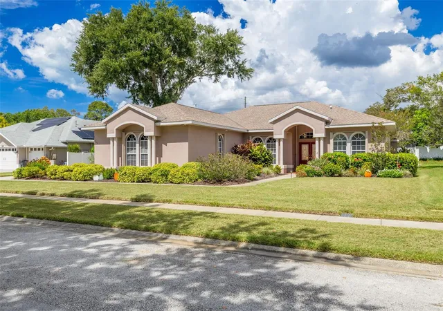 Photo 1 of Single family home for sale at 1555 Sunray Dr, Palm Harbor, FL 34683 | MLS# TB8554514 | Listing updated on 2026-10-05