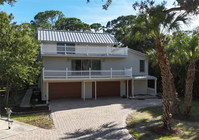 Photo 2 of Single family home for sale at 603 Laurel Rd W, Nokomis, FL 34275 | MLS# A4708325 | Listing updated on 2026-10-09