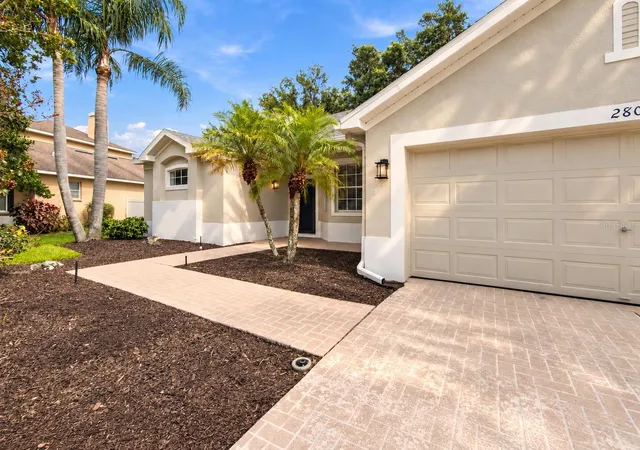 Photo 3 of Single family home for sale at 2804 Brooke Pines Ct, Plant City, FL 33566 | MLS# TB8554524 | Listing updated on 2026-10-03