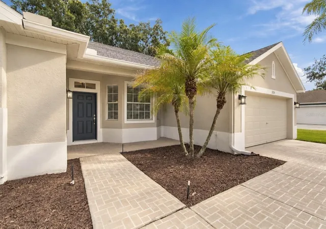 Photo 4 of Single family home for sale at 2804 Brooke Pines Ct, Plant City, FL 33566 | MLS# TB8554524 | Listing updated on 2026-10-03