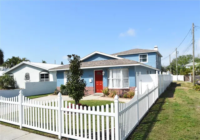 Photo 1 of Single family home for sale at 2918 10th Street N, Saint Petersburg, FL 33704 | MLS# TB8554535 | Listing updated on 2026-10-03