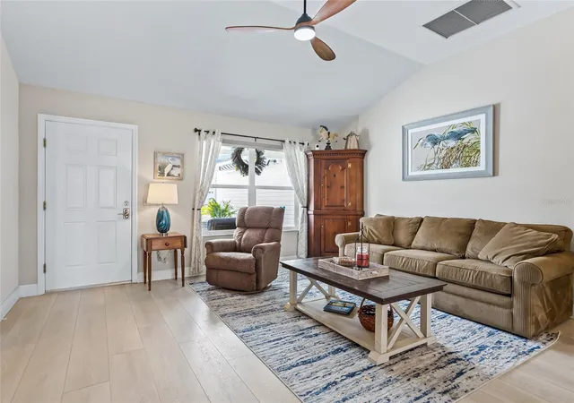 Photo 4 of Single family home for sale at 3001 Glenwood Pl, The Villages, FL 32162 | MLS# G5118577 | Listing updated on 2026-10-06