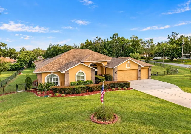 Photo 1 of Single family home for sale at 1486 Alameda Dr, Spring Hill, FL 34609 | MLS# W7890046 | Listing updated on 2026-10-10
