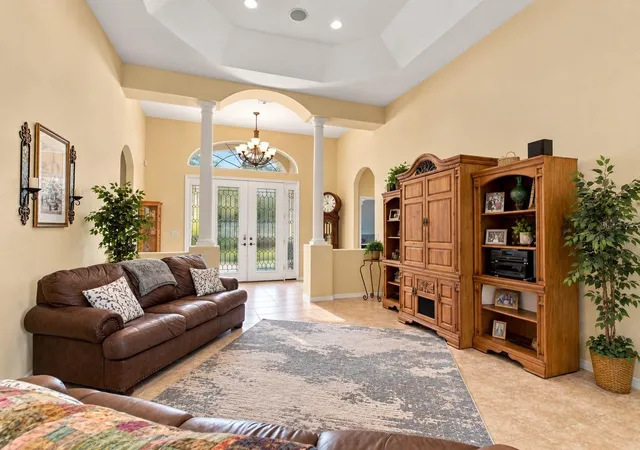 Photo 4 of Single family home for sale at 1486 Alameda Dr, Spring Hill, FL 34609 | MLS# W7890046 | Listing updated on 2026-10-10