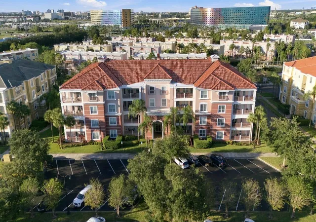 Listing Photo 1 - Condo for sale in building located at 5037 Shoreway Loop, Orlando, FL 32819 - Unit #10602