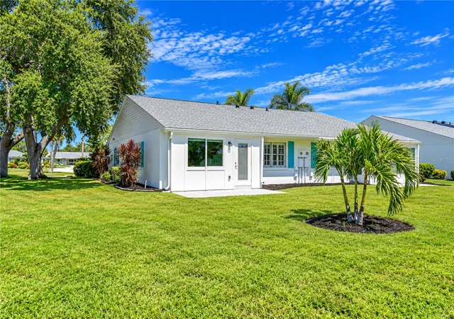 Photo 3 of Condo for sale at 9416 Concord Cir, Bradenton, FL 34210 | MLS# A4708347 | Listing updated on 2026-10-06