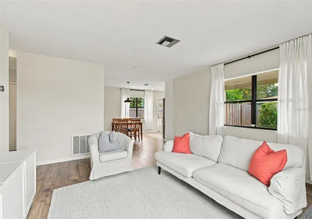 Photo 4 of Single family home for sale at 1672 Rainbow Dr, Clearwater, FL 33755 | MLS# TB8554541 | Listing updated on 2026-10-06