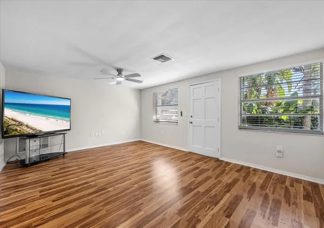 Photo 4 of Single family home for sale at 11819 Bingham Dr, Port Richey, FL 34668 | MLS# TB8554545 | Listing updated on 2026-10-03