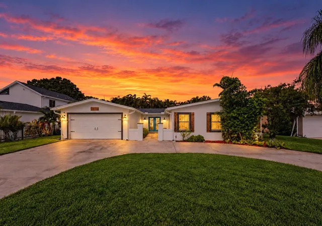 Single family home for sale at 3936 E Eden Roc Cir #1, TAMPA, FL 33634 | MLS# TB8554548