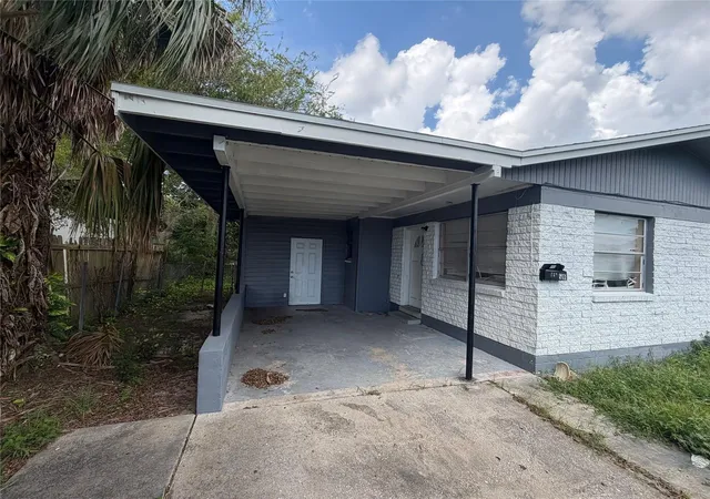 Single family home for sale at 508 S Caroline St, DAYTONA BEACH, FL 32114 | MLS# TB8554552