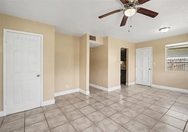 Photo 2 of Single family home for sale at 508 S Caroline St, Daytona Beach, FL 32114 | MLS# TB8554552 | Listing updated on 2026-10-03