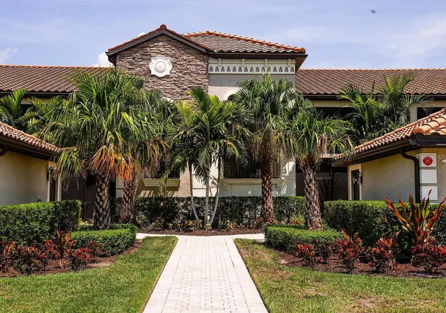 Photo 1 of Condo for sale at 5558 Palmer Cir #101, Bradenton, FL 34211 | MLS# A4708357 | Listing updated on 2026-10-05