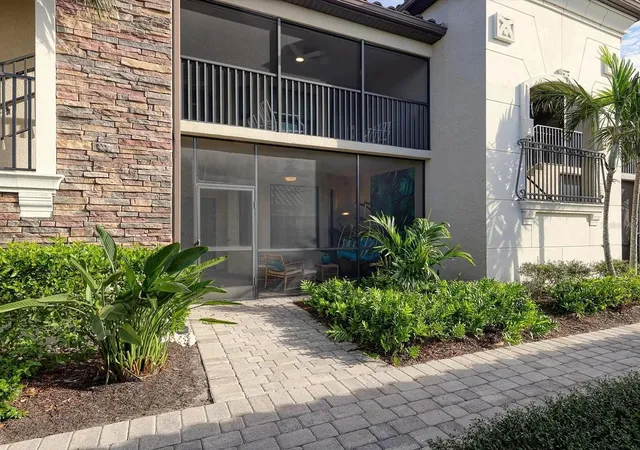 Photo 2 of Condo for sale at 5558 Palmer Cir #101, Bradenton, FL 34211 | MLS# A4708357 | Listing updated on 2026-10-05