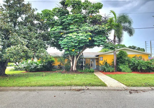 Photo 1 of Single family home for sale at 1345 39th Street N, Saint Petersburg, FL 33713 | MLS# TB8554557 | Listing updated on 2026-10-08