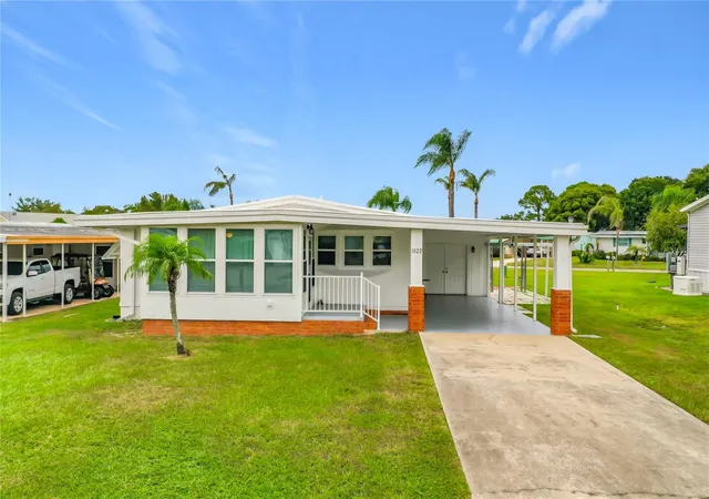 Photo 3 of Manufactured home for sale at 1022 Capella Dr, Tavares, FL 32778 | MLS# G5118582 | Listing updated on 2026-10-07