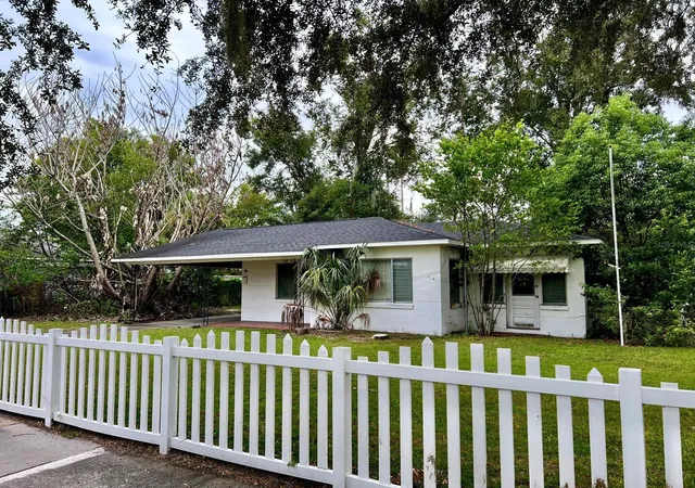 Photo 2 of Sale Pending at 405 Francis Blvd, Lakeland, FL 33801 | MLS# P4940064 | Listing updated on 2026-10-06