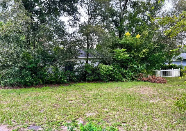 Photo 4 of Sale Pending at 405 Francis Blvd, Lakeland, FL 33801 | MLS# P4940064 | Listing updated on 2026-10-06
