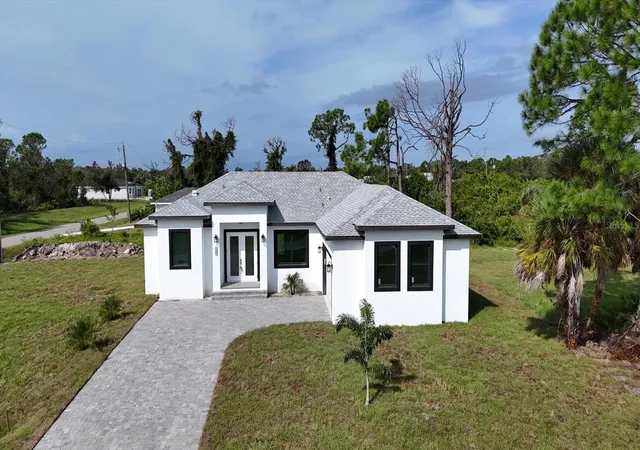 Photo 3 of Single family home for sale at 200 Redwood Rd, Rotonda West, FL 33947 | MLS# A4708367 | Listing updated on 2026-10-03